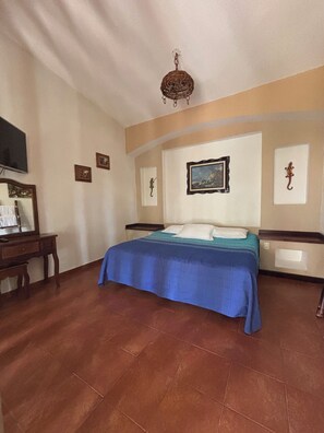 Classic Room, 1 King Bed, Balcony - Villas victoria mirador (Ixtapa)