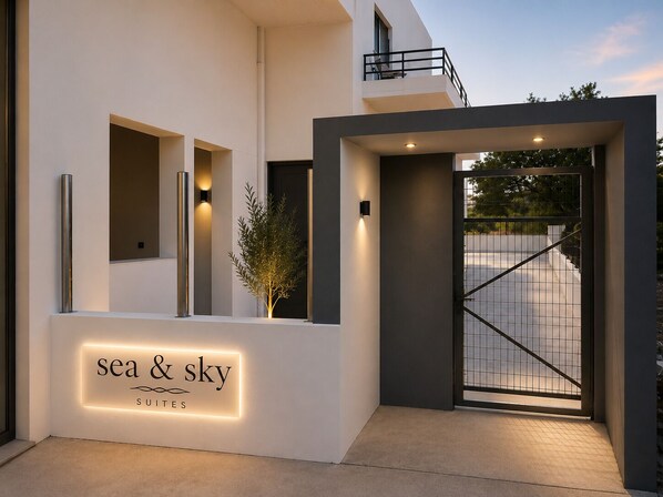 Exterior detail - Sea And Sky Near Athens Airport By SEM (Artemis)