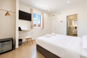 Classic Studio, Garden View | Desk, WiFi (free)