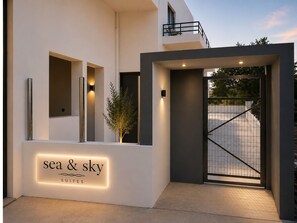 Exterior detail - Sea And Sky Near Athens Airport By SEM (Artemis)