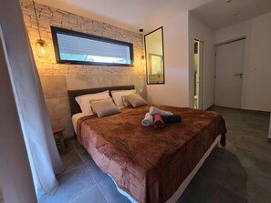 5 bedrooms, iron/ironing board, WiFi, bed sheets - Villa 'Superbe  Avec Piscine' with Private Pool, Wi-Fi and Air Conditioning (Bras)