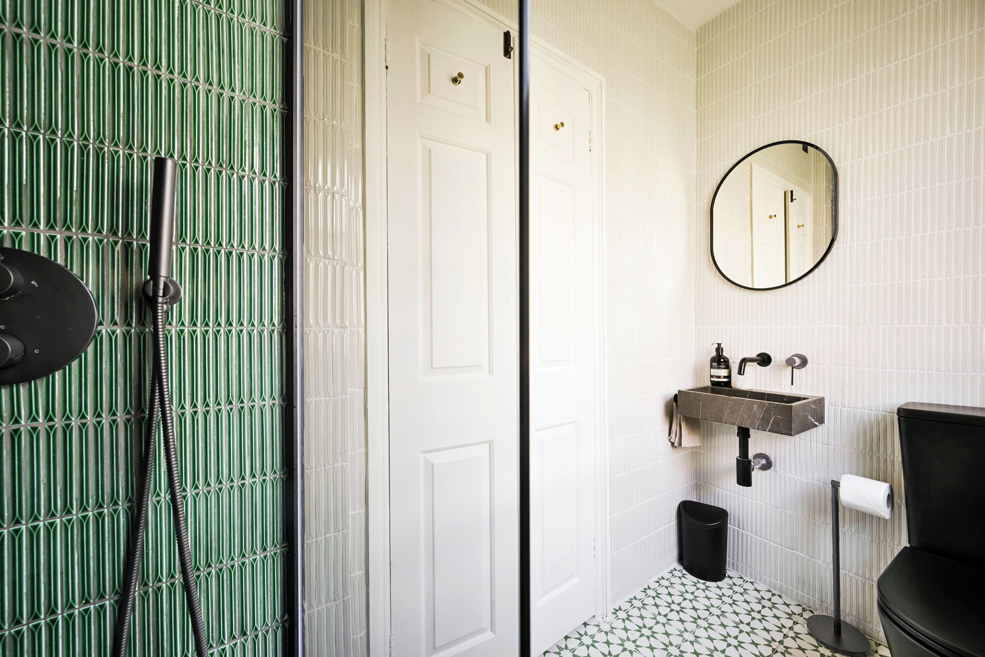 Combined shower/bathtub, deep-soaking bathtub, towels