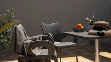 Ground Floor Apartment With One Bedroom | Outdoor dining