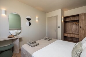 Cortinas blackout, tabla de planchar con plancha y cunas gratuitas 
