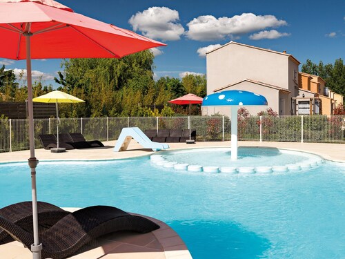 Provencal Apartment for 4 in Sorgue