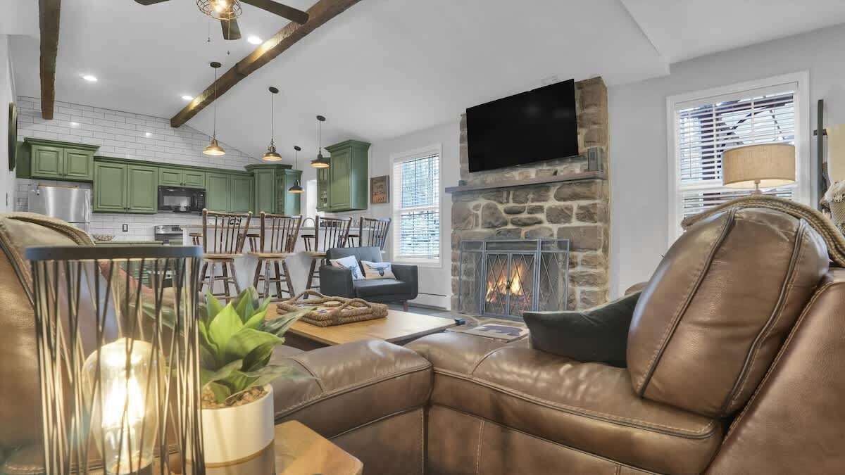 TV, fireplace, offices