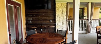 El Patio Grande! A Stone's Throw from Gruene Hall. Third Night FREE!