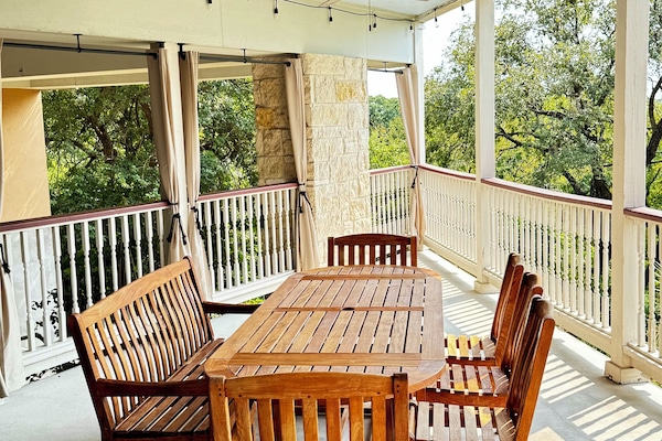 Welcome to El Patio Grande! Enjoy relaxing on one of the largest patios.