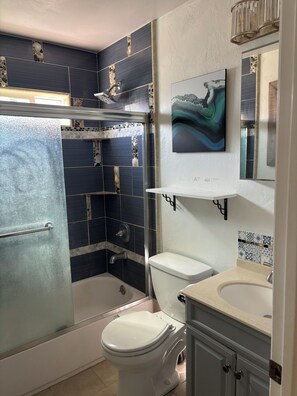 Bathroom - Delightful and personal 1-bedroom house in adorable Aptos for a relaxing stay (Aptos)