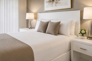 Classic Suite | Iron/ironing board, free WiFi - The Copper Nest Toronto (Toronto)
