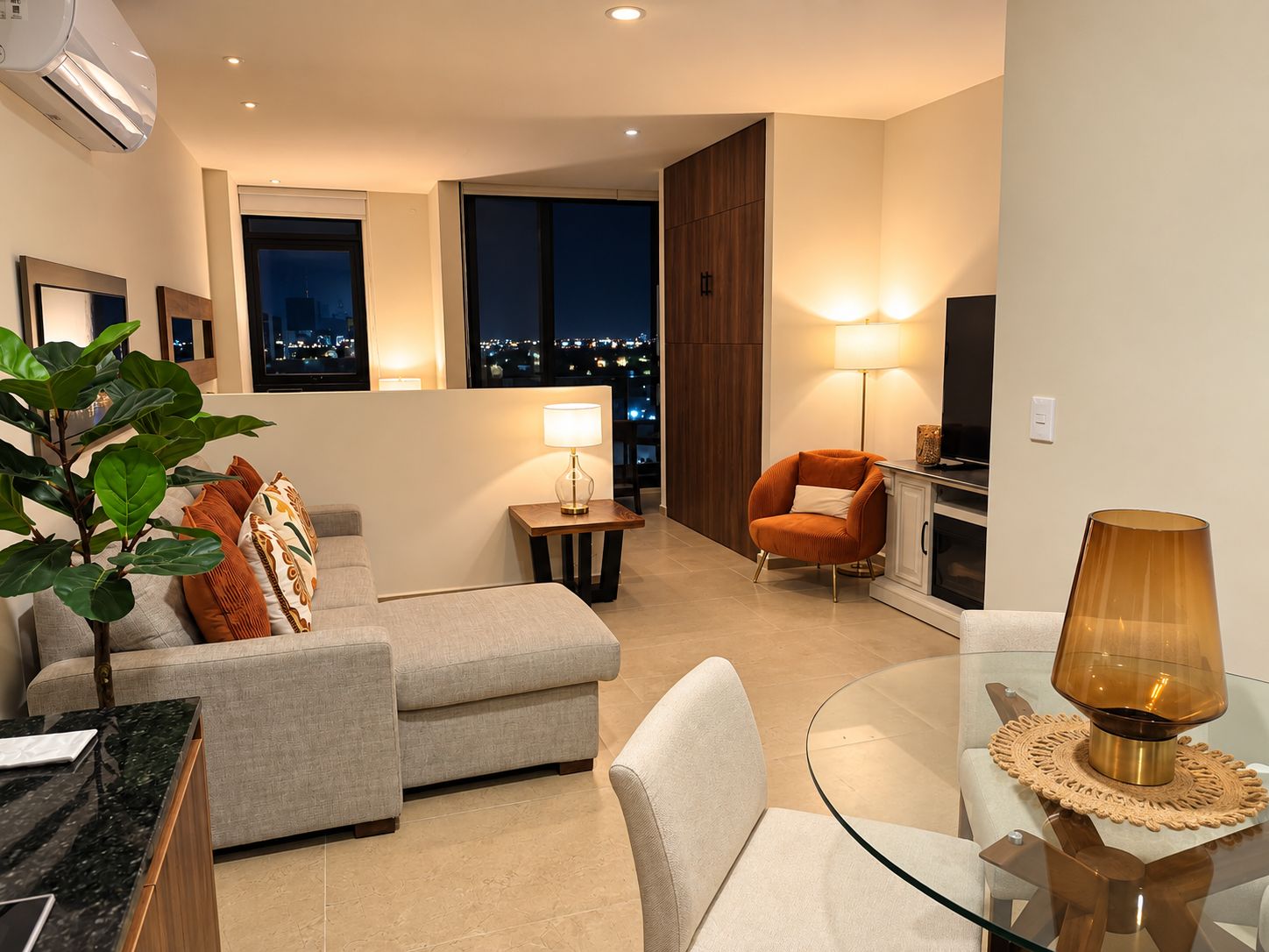 Monolocale Deluxe, 1 letto queen, non fumatori, balcone | Una scrivania, postazione laptop, tende oscuranti, Wi-Fi gratuito