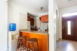Apartamento, 2 habitaciones, balcón, vistas al jardín | Interior