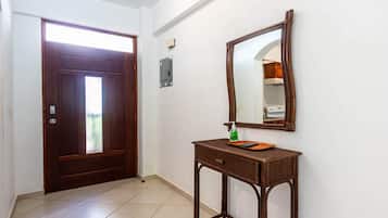 Departamento, 2 habitaciones, balcón, vista al jardín | Interior