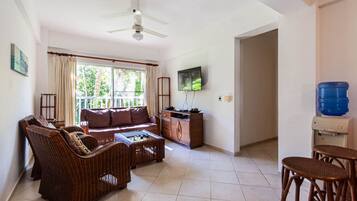 Appartement, 2 chambres, balcon, vue jardin | Salle de séjour