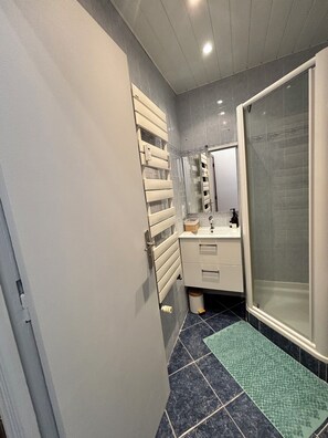 Bathroom - New & elegant studio - Air conditioning - Near Croisette (Cannes)