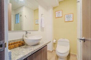 Bathroom - Luxury Family retreat : private beach & pool (Bolívar)