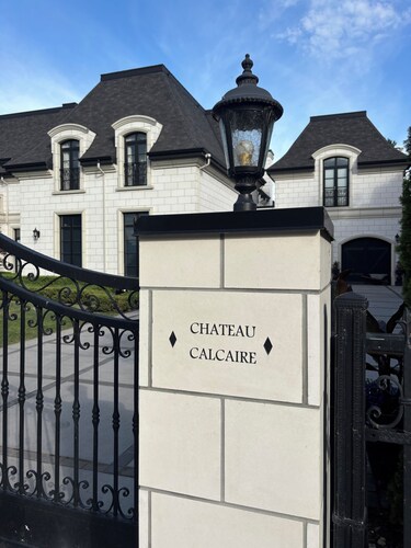 Chateau Calcaire Carriage House