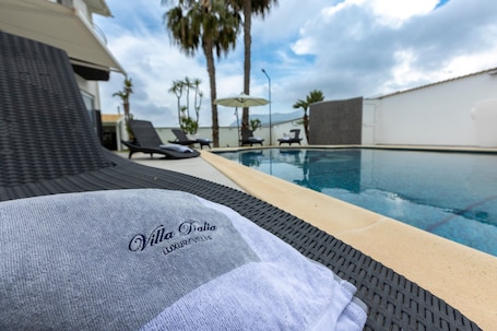 Pool. Villa Dalia with Pool: Mountain View, Wi-Fi, and Air Conditioning