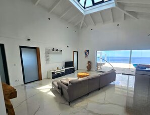 Living area - Vrbo Property (Jan Kok)