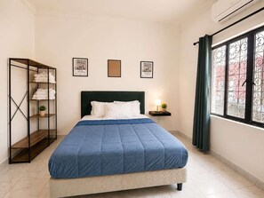 Ferros/tábuas de passar roupa, Wi-Fi, roupa de cama