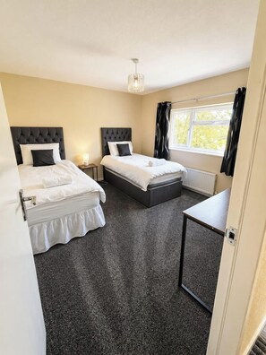 4 bedrooms, iron/ironing board, free WiFi, bed sheets