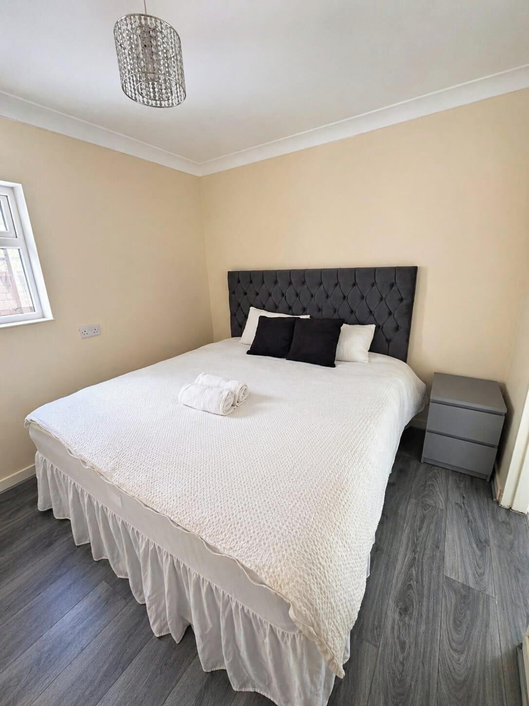 4 chambres, fer et planche à repasser, Wi-Fi gratuit, draps fournis