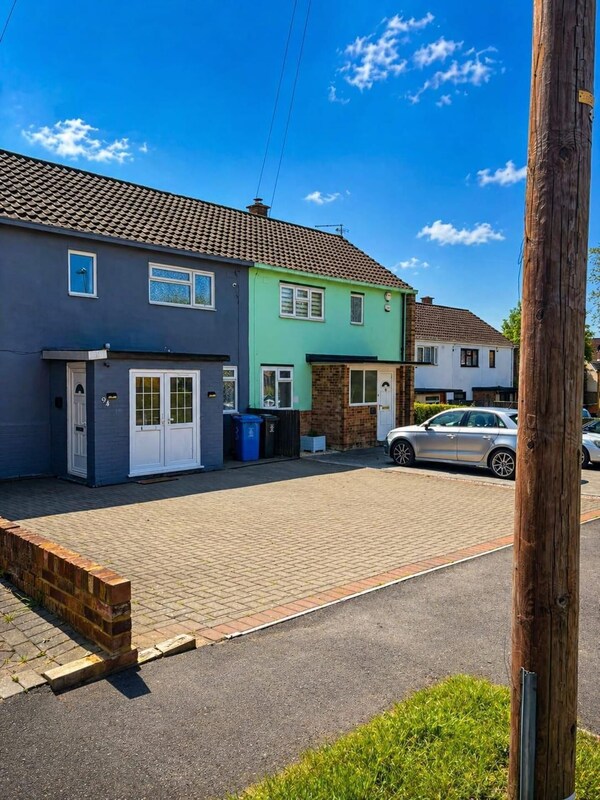 House Sleeps 10 With Parking And Garden - Maidenhead
