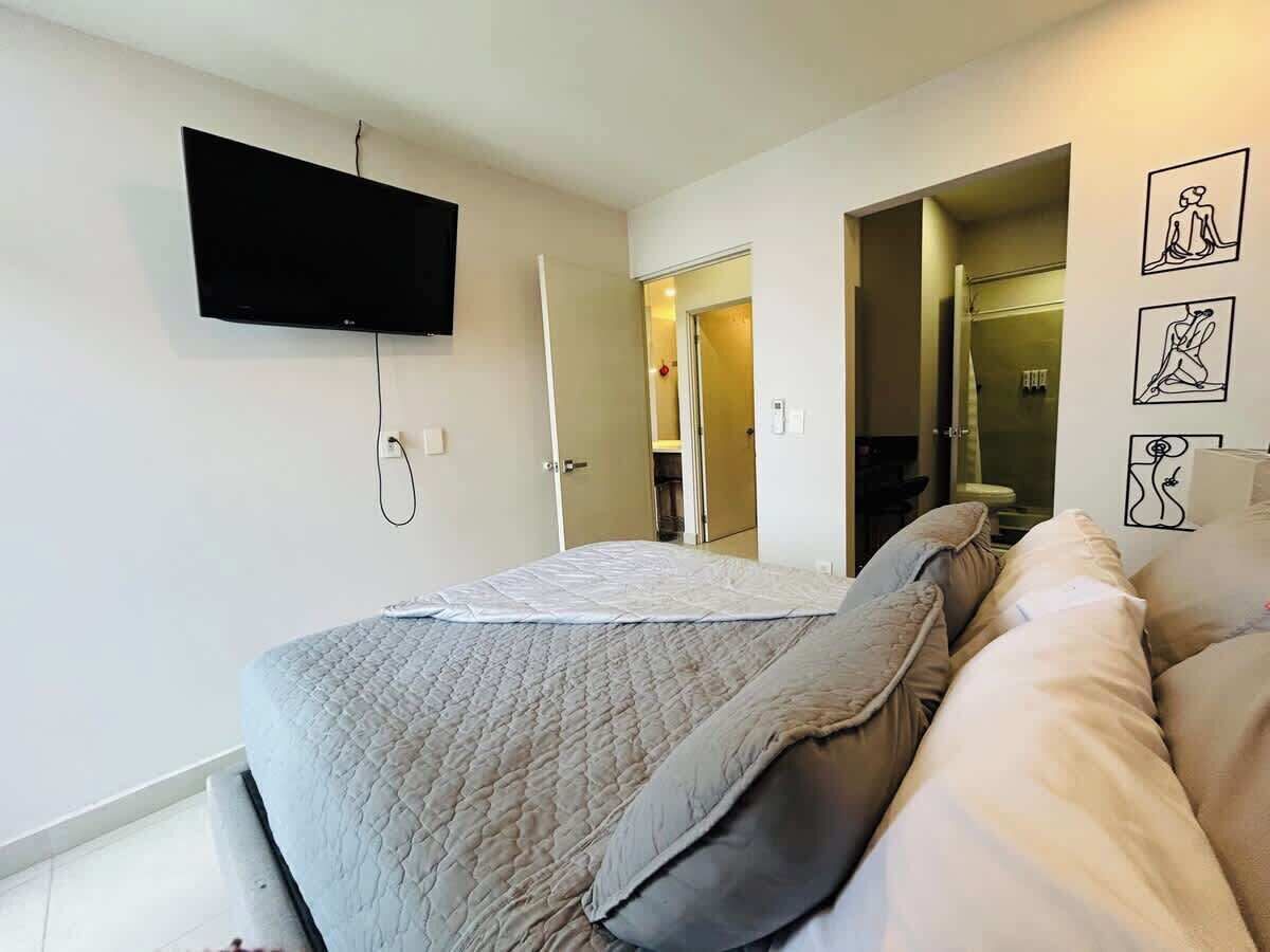 Iron/ironing board, WiFi, bed sheets