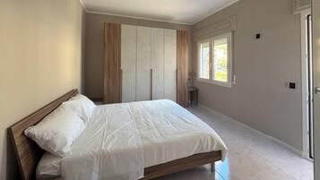 2 Schlafzimmer, Zimmersafe, Schreibtisch, kostenloses WLAN