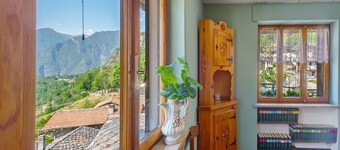 Apartment 'A Vista d'Aquila' with Mountain View, Balcony and Wi-Fi