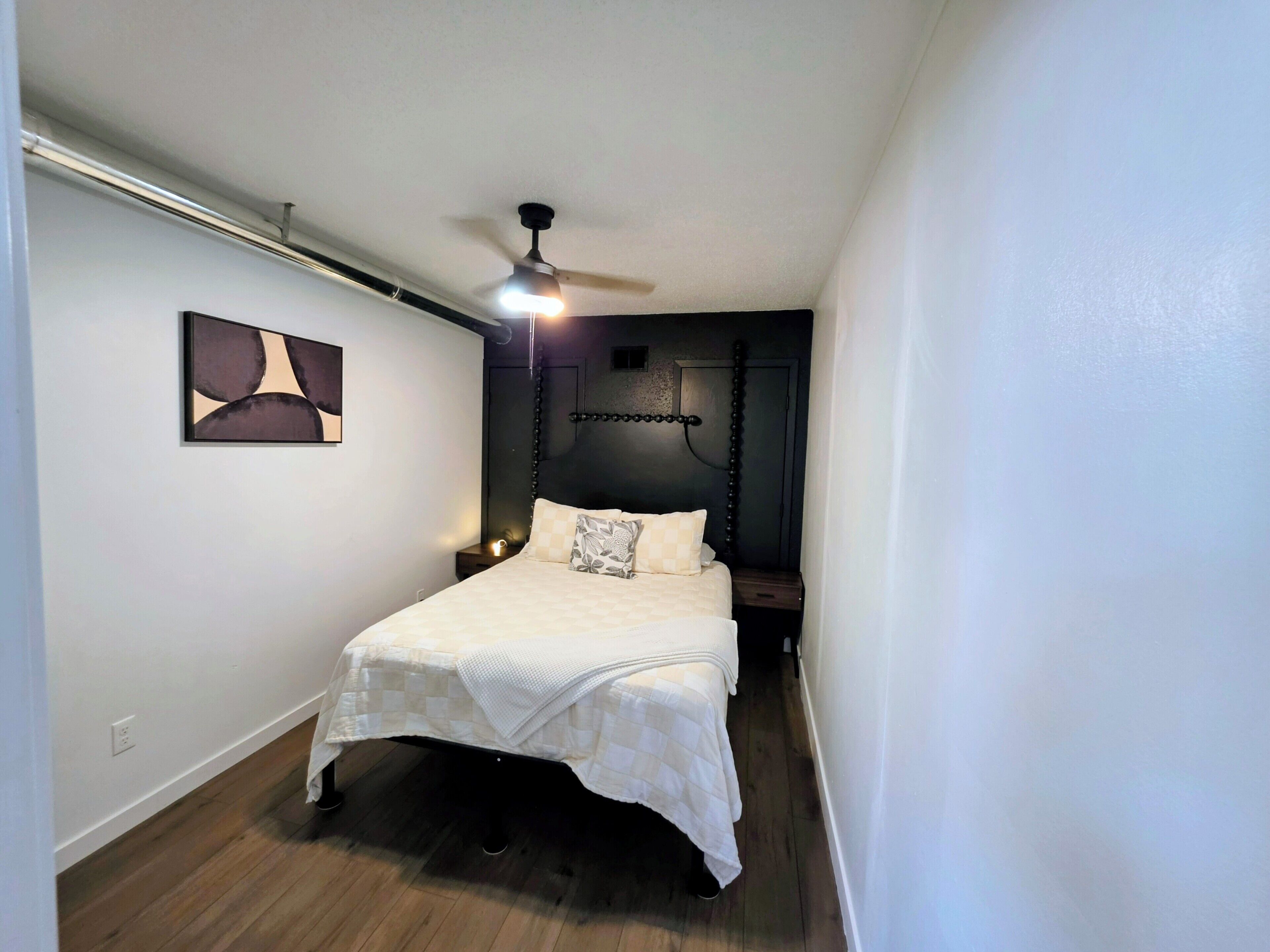 2 bedrooms, iron/ironing board, free WiFi, bed sheets