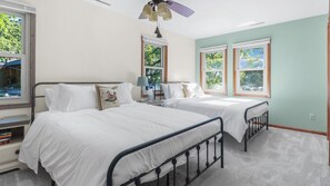 Desk, iron/ironing board, travel cot, WiFi - Charming 3 Bed Lakefront Home steps to the water! (Wonder Lake)