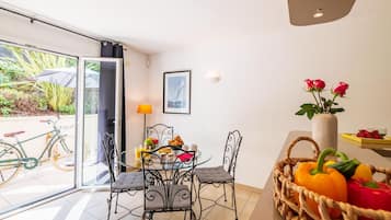 Apartment | Dining