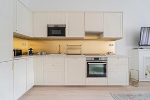 Private kitchen - Budapest Luxury Apt by Castle, Free Public Parking nearby (Budapest)