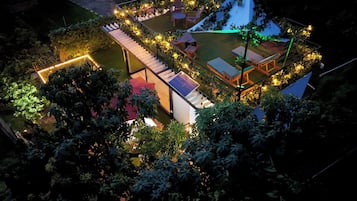 Deluxe Suite, Balcony, Mountain View | Property grounds
