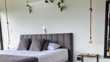 Deluxe Suite, Balcony, Mountain View | In-room safe, blackout drapes, free WiFi