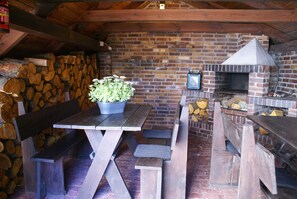 Outdoor dining - Natural Mielno: ogród, parking, Wi-Fi. Blisko plaży. Idealne dla rodzin i grup. (Mielno)