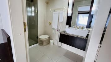Apartment | Bilik Mandi