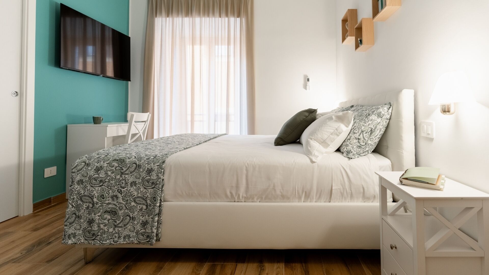 In-room safe, desk, iron/ironing board, free WiFi