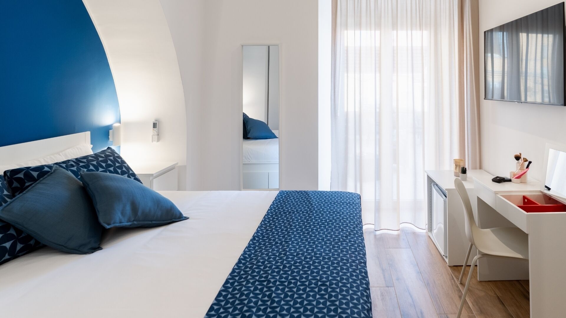 In-room safe, desk, iron/ironing board, free WiFi