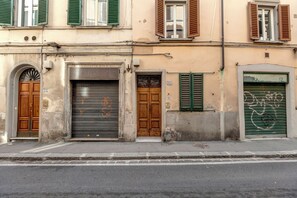 Apartment | Exterior detail - Romana Apartment by Mamo Florence (Florence)