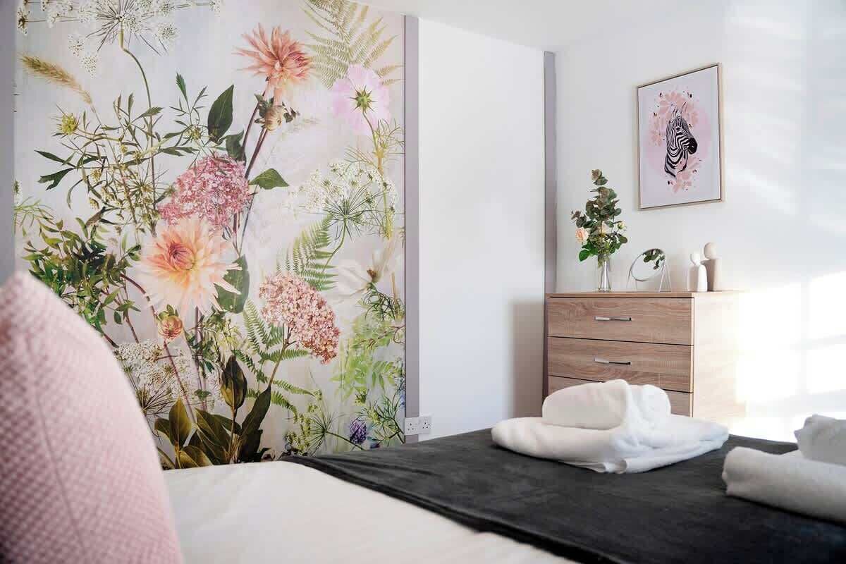 2 bedrooms, WiFi, bed sheets