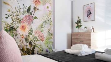 2 bedrooms, WiFi, bed sheets