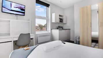 Iron/ironing board, WiFi, bed sheets