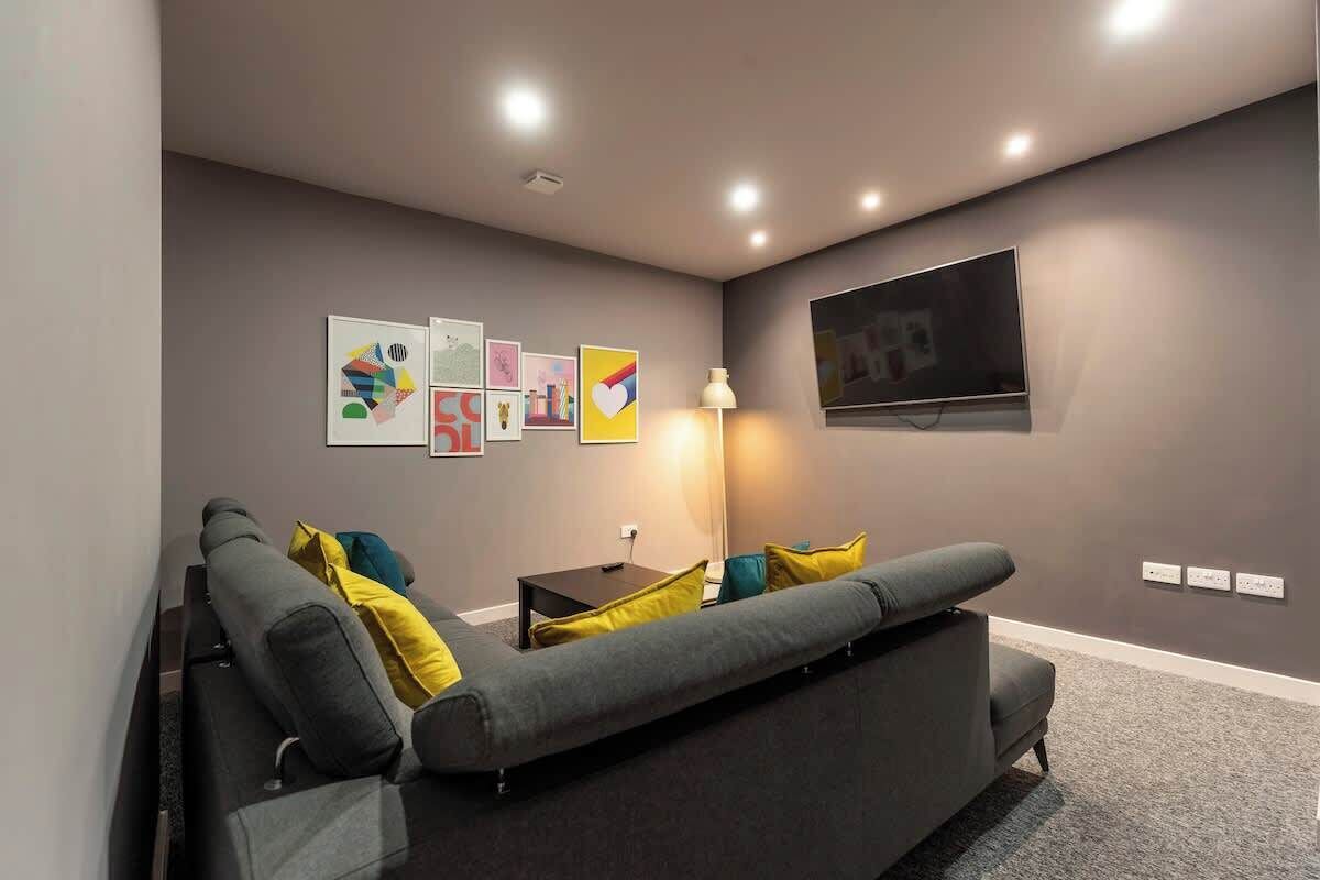 TV, offices