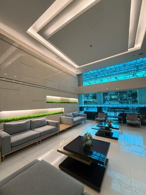 Lobby - LJ STAYS (Quezon City)