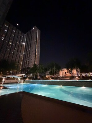 Outdoor pool - LJ STAYS (Quezon City)