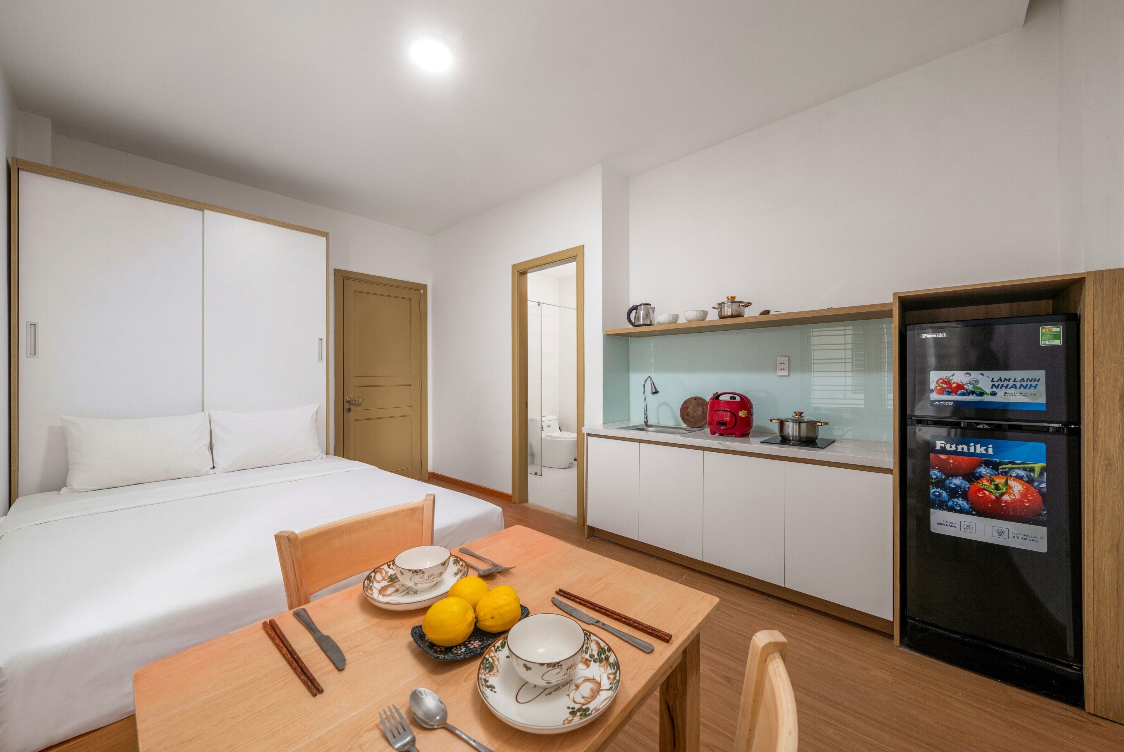 Studio, No Windows | Desk, laptop workspace, free WiFi, bed sheets
