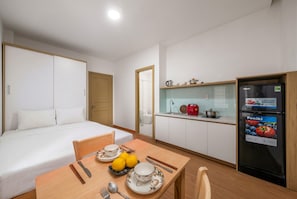 Studio, No Windows | Desk, laptop workspace, free WiFi, bed sheets - SeaFa Hotel & Apartment (Da Nang)