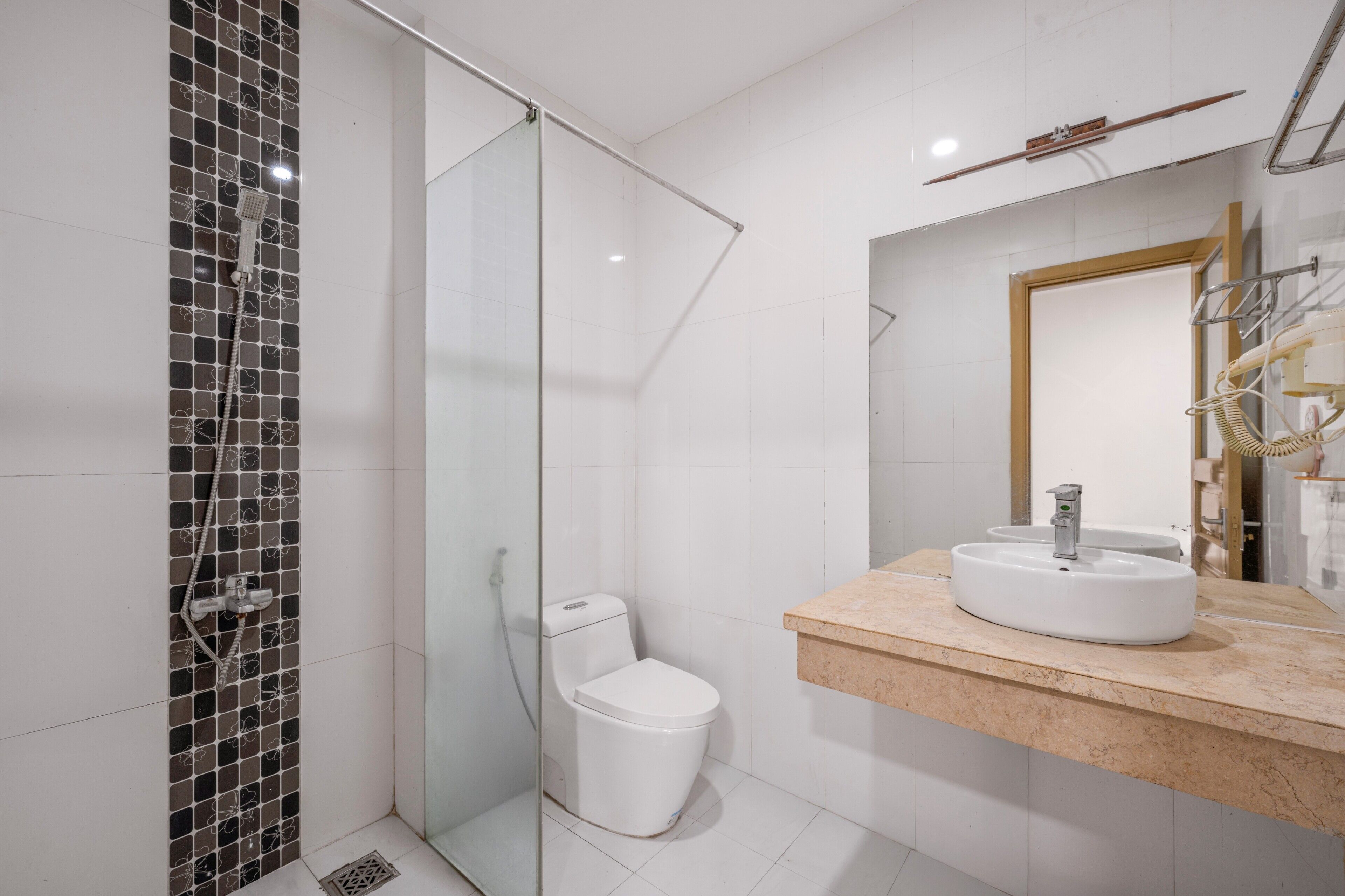 Studio, No Windows | Bathroom